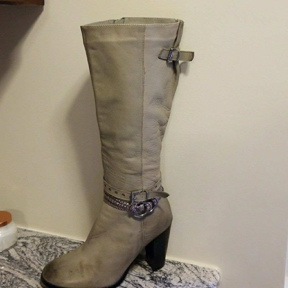 Two Lips Grey Leather Boots - Picture 5 of 8